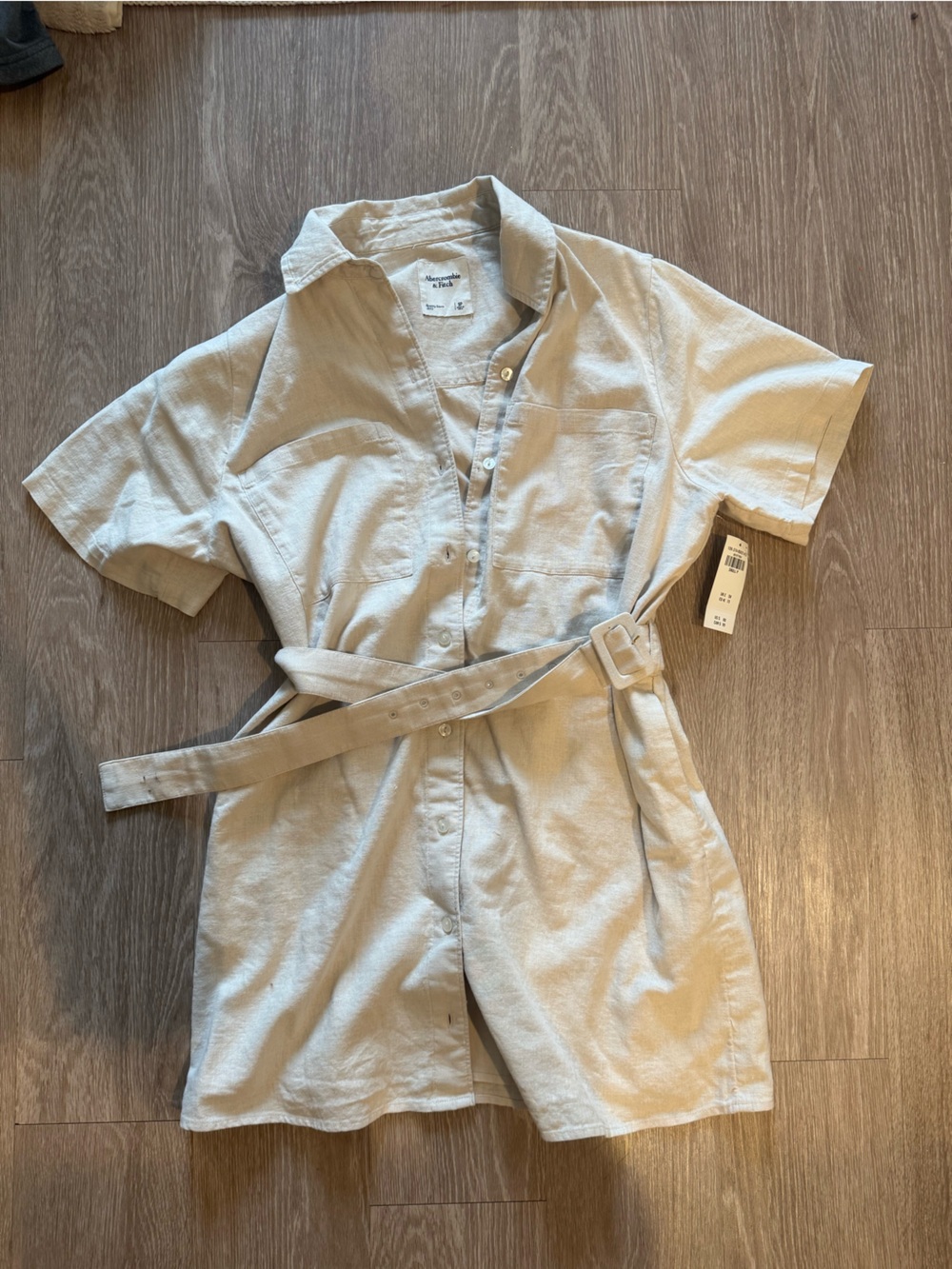 Women’s Abercrombie linen Beige Short-Sleeve Button-Up dress with Belt, NWT sz S